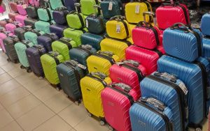 Комплект куфари 4 броя +  2 надкуфарни чанти