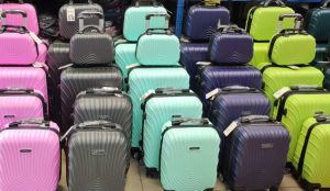 Комплект куфари 4 броя +  2 надкуфарни чанти